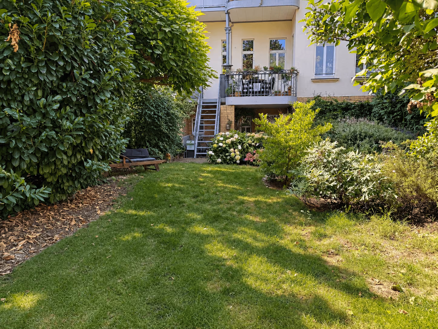 Haus mit Fahrstuhl Garten