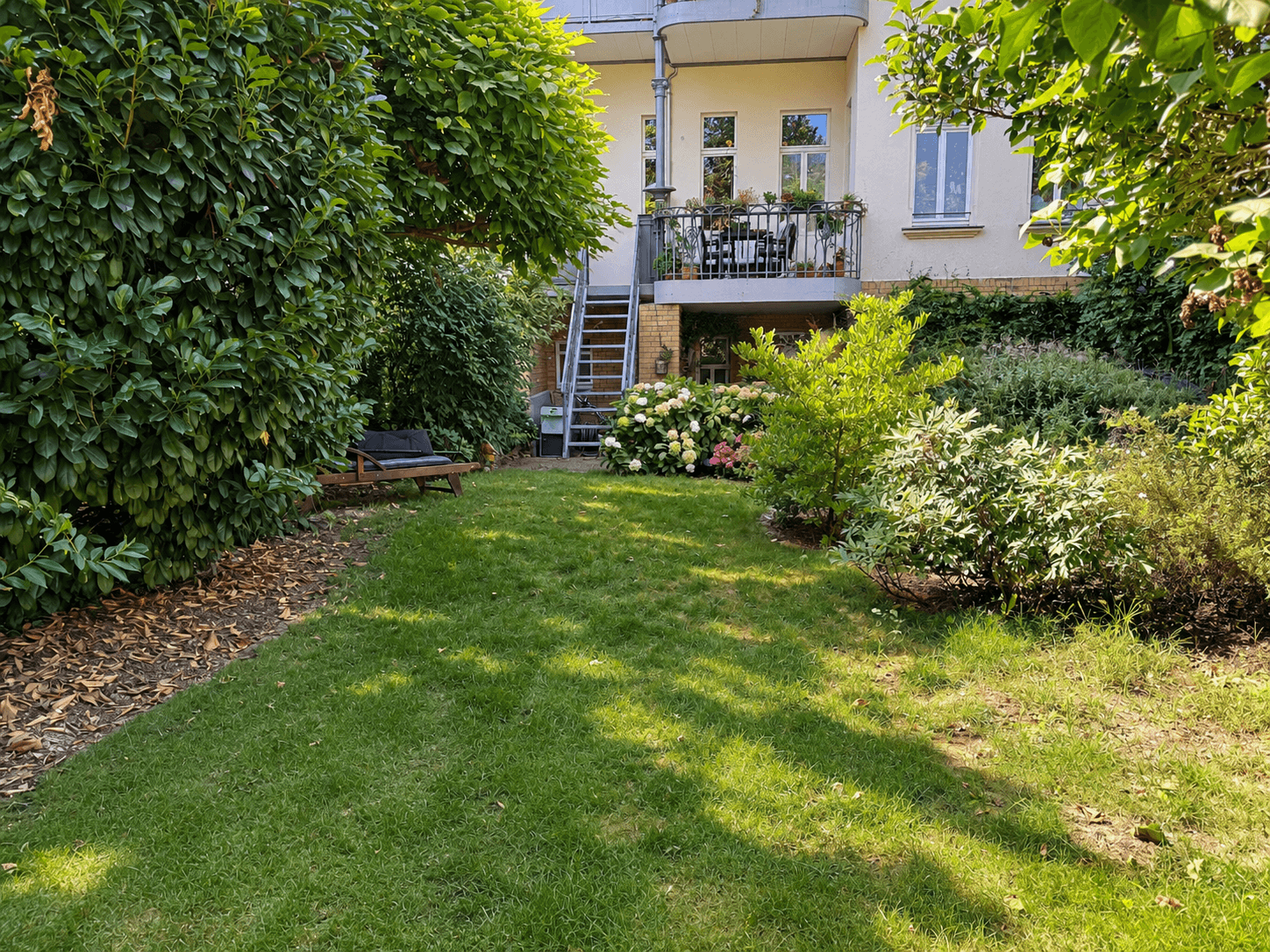 Haus mit Fahrstuhl Garten