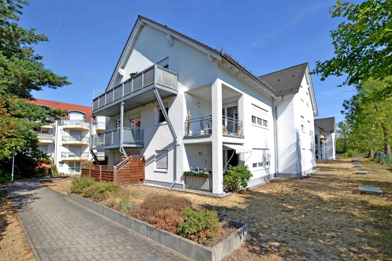 Haus mit Fahrstuhl Gebäudeansicht