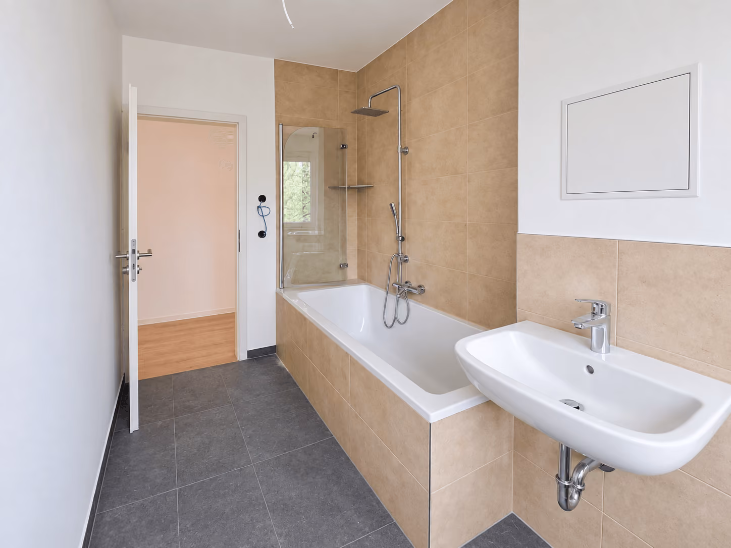 Haus mit Fahrstuhl Badezimmer