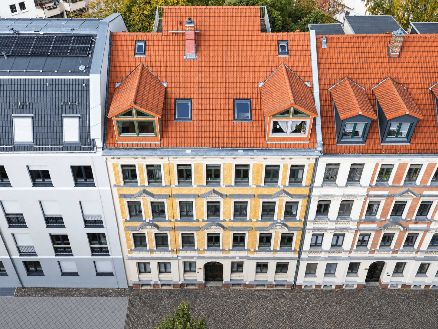 Haus mit Fahrstuhl Gebäudeansicht