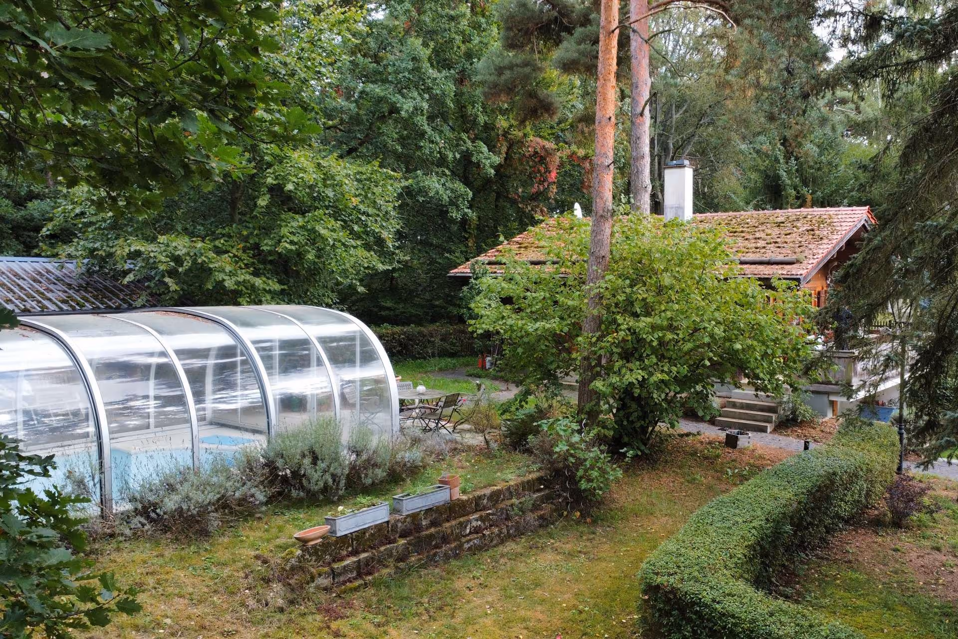 Garten mit Pool