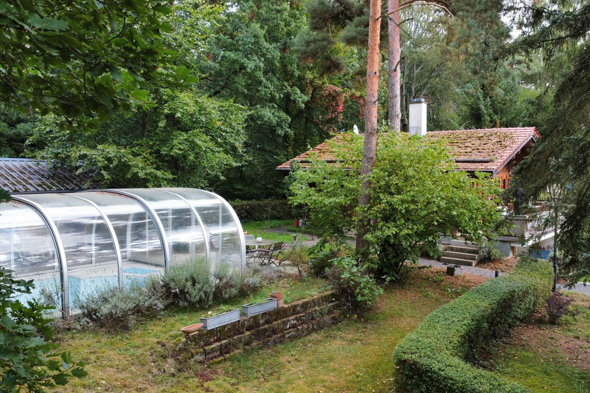 Garten mit Pool