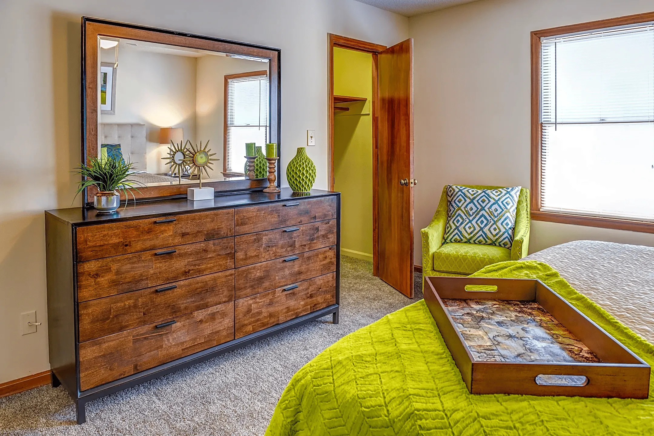 Classic bedroom 2