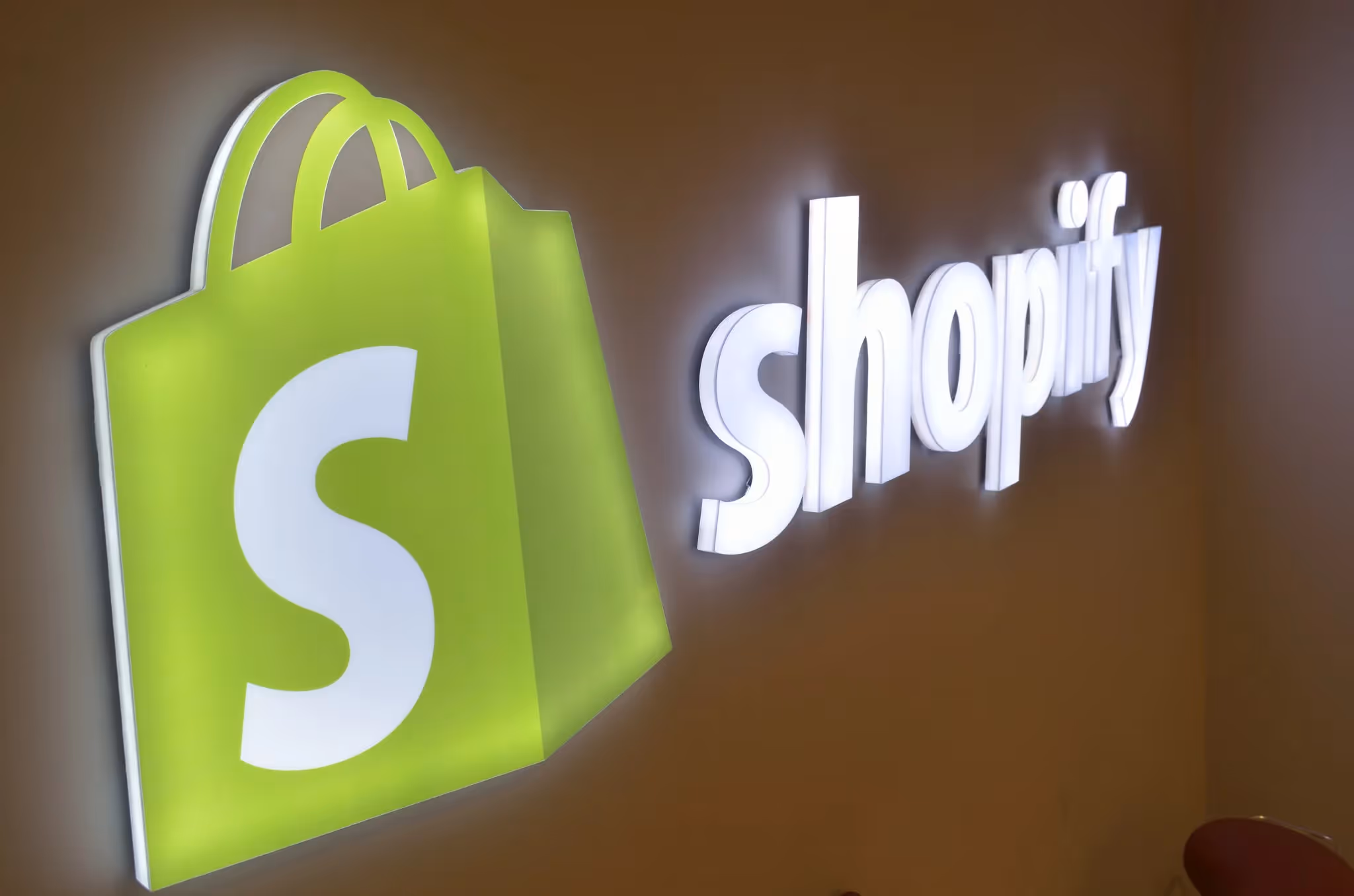 Shopify Bug Bounty: Exploiting Access Controls in Shopify Ping and KITCRM