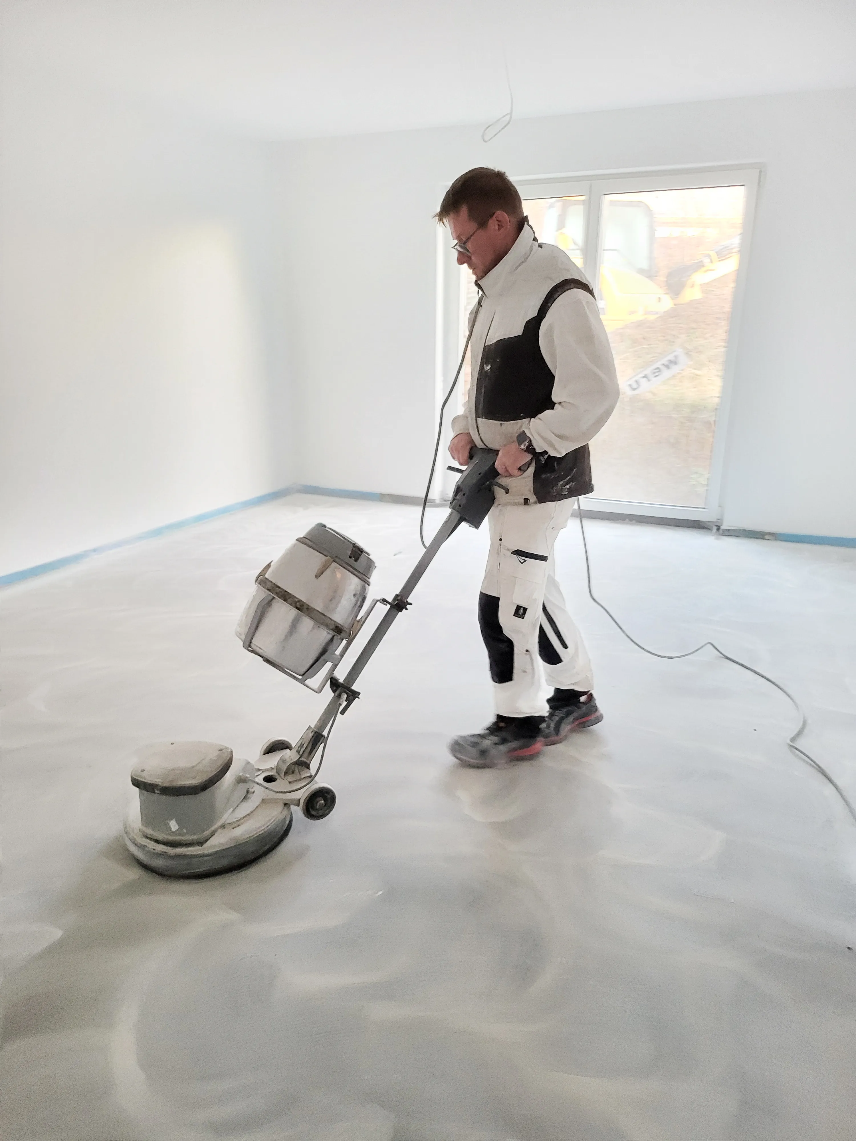 Malerbetrieb Burkert Malerarbeiten Fassade Fassadenarbeiten Wärmedämmung Lackierarbeiten fugenlose Böden fugenlose Oberflächen Brandschutzsanierung