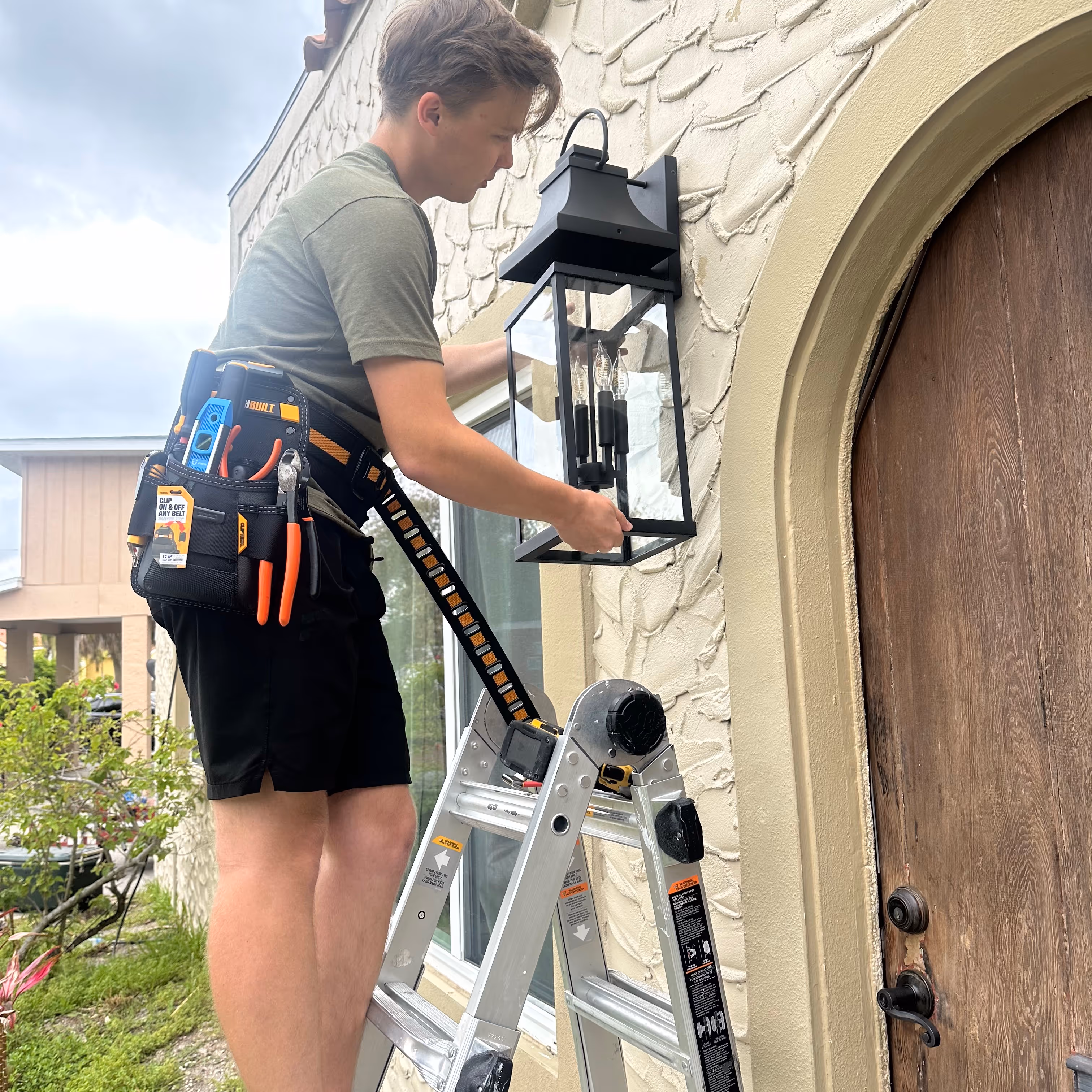 Outdoor lighting installation