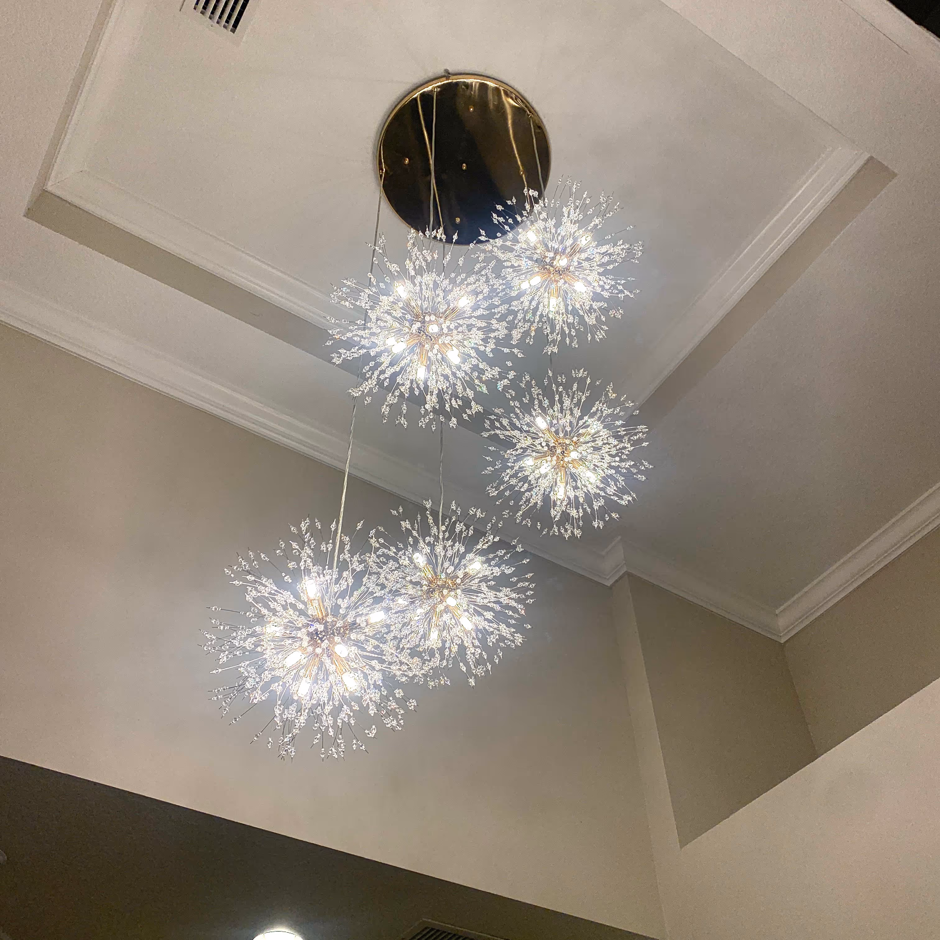 Ceiling lights and chandeliers