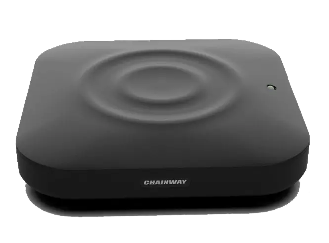 Der Chainway R1 ist ein kompaktes, leistungsstarkes stationäres RFID-Lese-/Schreibgerät, das sowohl UHF RAIN RFID als auch HF-Technologien unterstützt und sich für vielseitige Desktop- und Embedded-Anwendungen eignet. Angetrieben vom Impinj E-Series Chipsatz mit Gen2X-Unterstützung ermöglicht er schnelles und zuverlässiges Tag-Lesen mit einstellbarer Ausgangsleistung von bis zu 25 dBm sowie einer integrierten zirkular polarisierten Antenne für präzise Kurzstreckenleistung. Das Lesegerät unterstützt ISO 18000-6C / EPC C1G2 für UHF sowie ISO 14443 A/B, ISO 15693 und ISO 18000-3 für HF und gewährleistet damit eine breite Multistandard-Kompatibilität. Mit globaler UHF-Frequenzunterstützung, Plug-and-Play-USB-Typ-C-Schnittstelle, LED- und Buzzer-Anzeigen sowie einem kompakten, leichten Design ist der Chainway R1 ideal für Logistik, Bestandsautomatisierung, Zutrittskontrolle, Dokumentenverfolgung, Produktionssteuerung und sichere Identifikationssysteme in kommerziellen und industriellen Umgebungen.