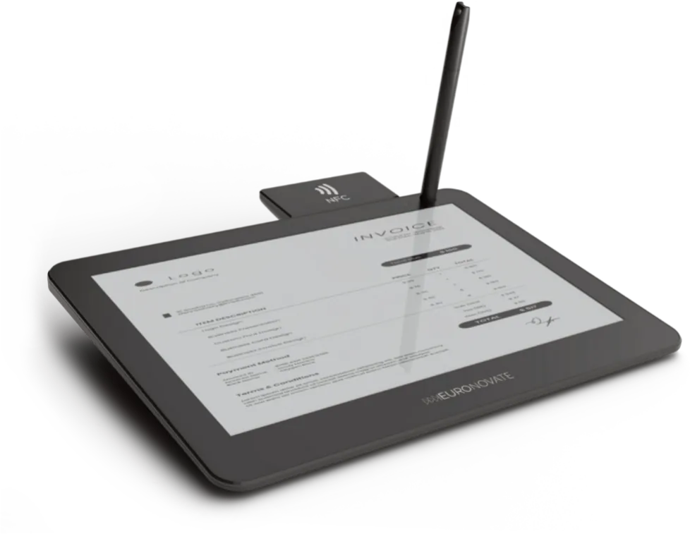 ENSIGN 11 und ENSIGN 11 NFC von der Euronovate Group sind professionelle elektronische Signaturpads, die zur Digitalisierung handschriftlicher und biometrischer Signaturen entwickelt wurden und gleichzeitig als interaktive Präsentationsdisplays dienen. Mit einem 10,1-Zoll Multi-Touchscreen und hochauflösender Stifteingabe ermöglichen die Geräte eine präzise Signaturerfassung für rechtssichere digitale Transaktionen.