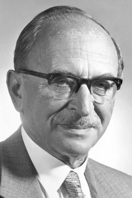 Photo de Dennis Gabor créateur de l'hologramme