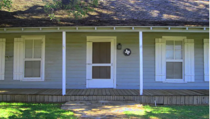 Older DFW area homes are at higher risk of pipe leaks and corrosion.