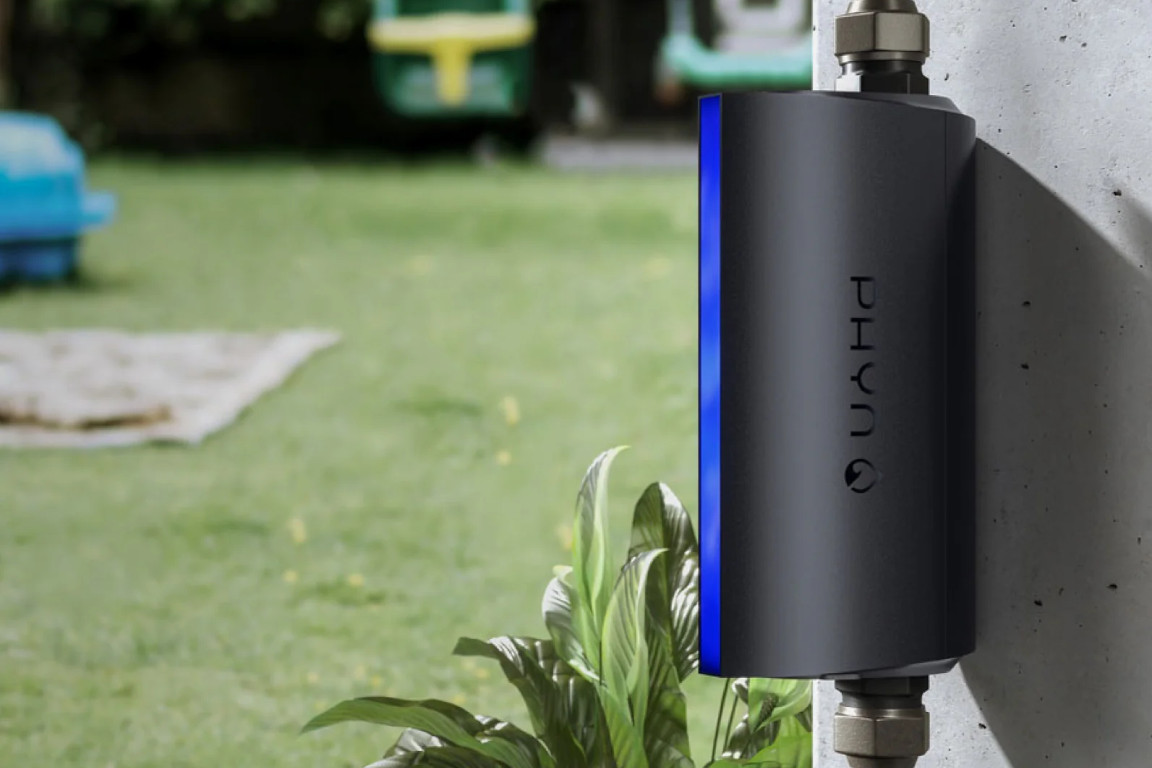 The Phyn Plus whole home automatic water shut off valve.