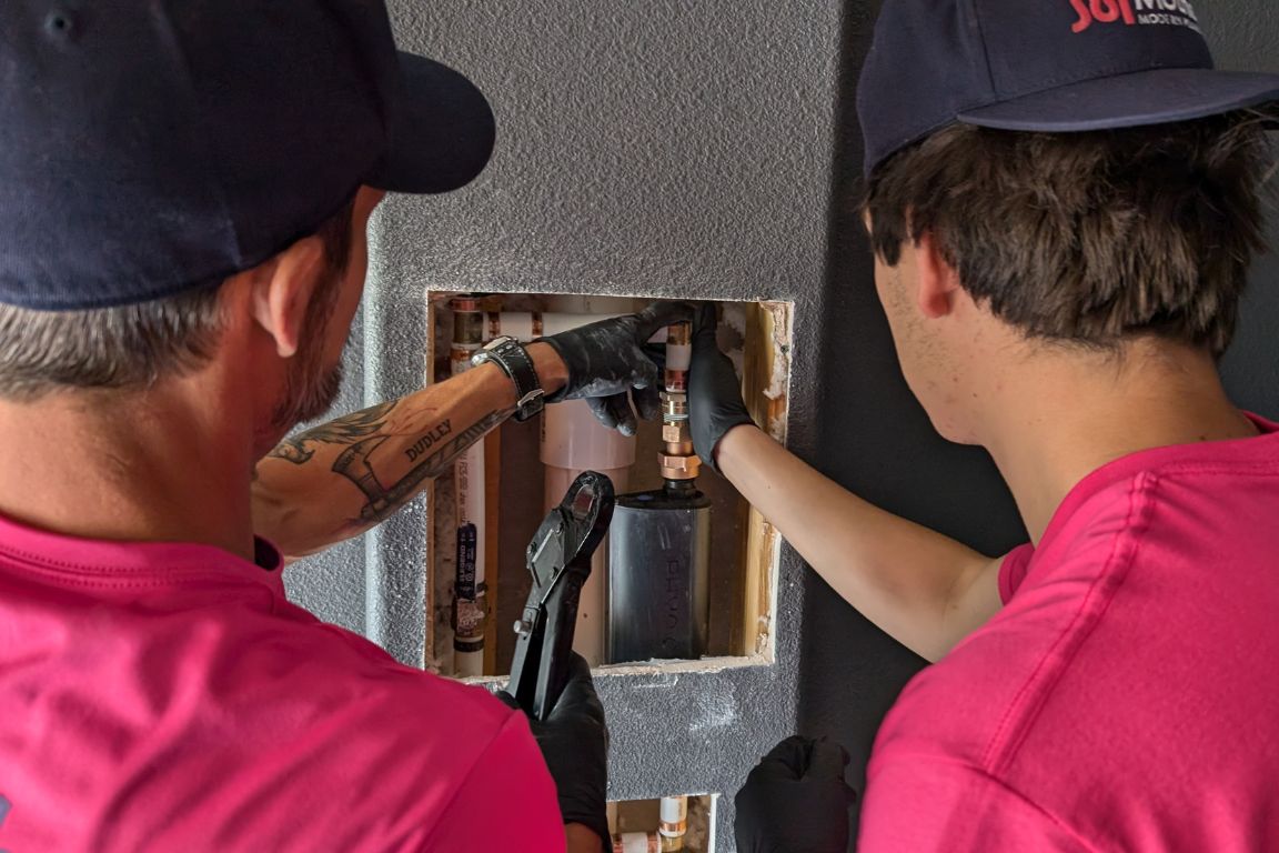 Mother Modern Plumbing installs Phyn Plus smart water shutoff in Texas home