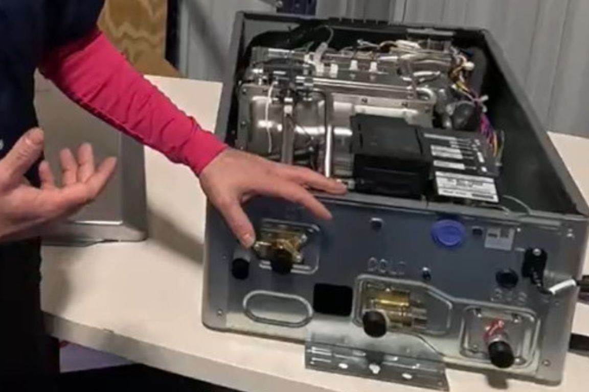 valves on rinnai gas tankelss water heater, including PRV