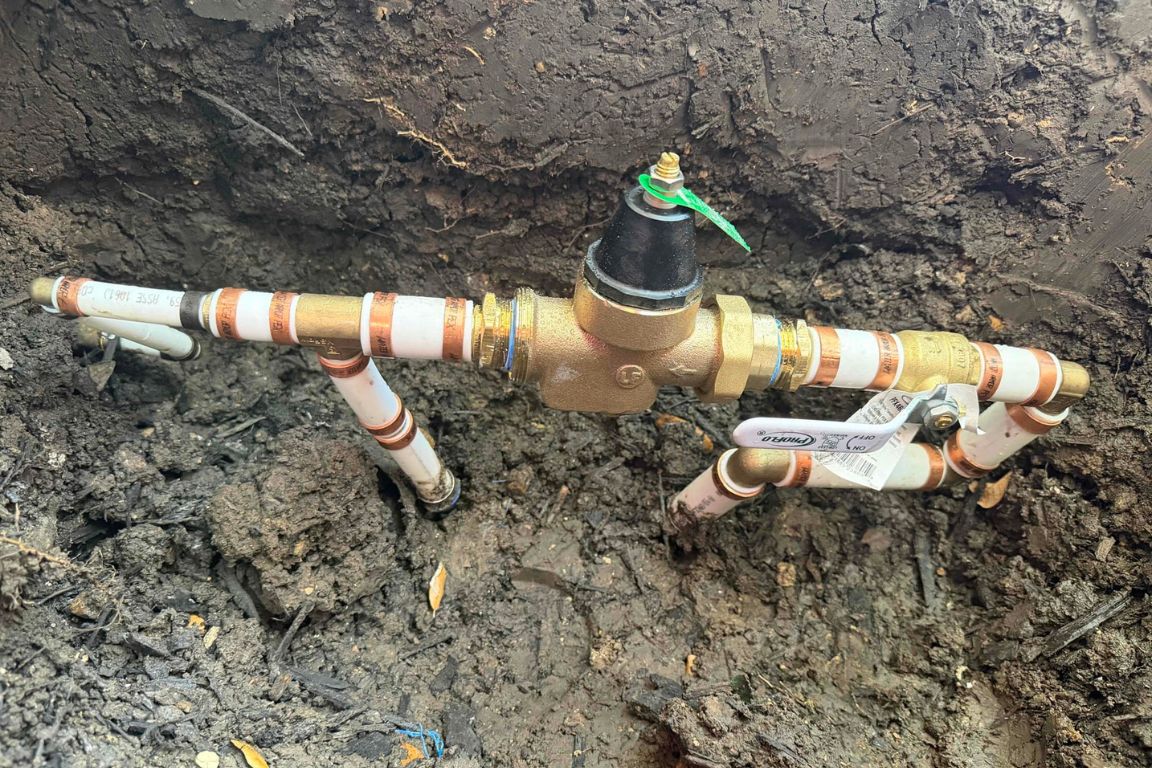 new heavy duty water pipe installed as slab leak reroute outside DFW area home by mother modern plumbing