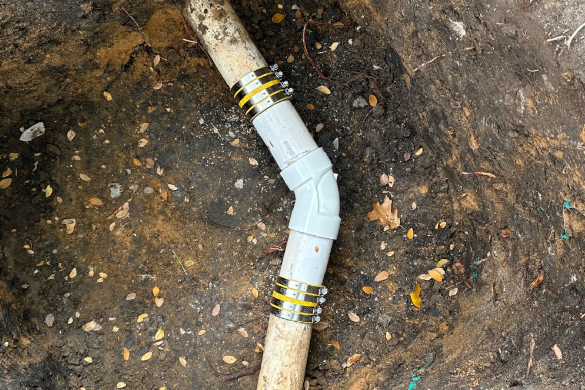 spot sewer line repair of small damaged sewer main section on plano, tx property, mother modern plumbing