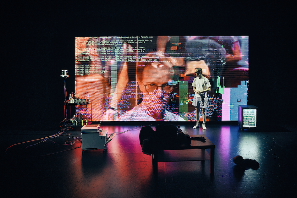 Oplev AI Know You på Odense Teater – en interaktiv og tankevækkende forestilling om data, identitet og kunstig intelligens. Læs anmeldelsesreaktioner, og køb billetter her.