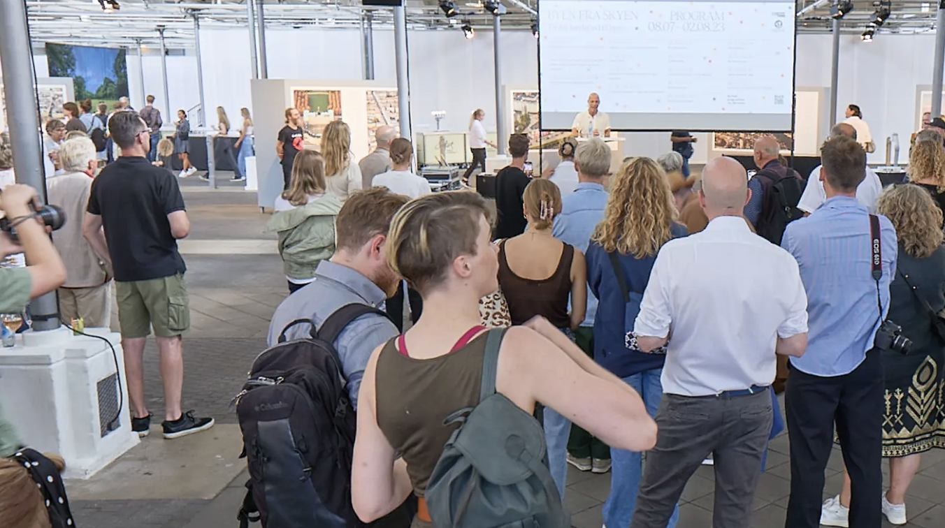 Sammen i Byen er DGI Byens nye gratis dagsfestival 13. juni 2026. Foredrag, workshops, fællesspisning og samtaler om trivsel og fællesskab. Reserver din billet.