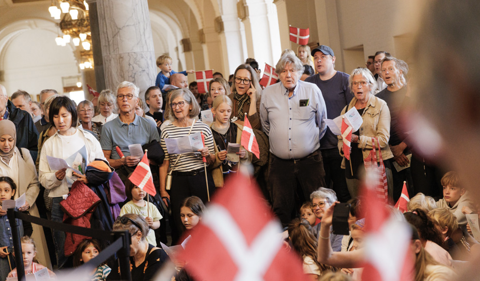Sådan fejrer du grundlovsdag i København 2026. Grundlovsfest på Glyptoteket, åbent hus i Folketinget, grundlovsbanko og demokratidag i Vartov den 5. juni.