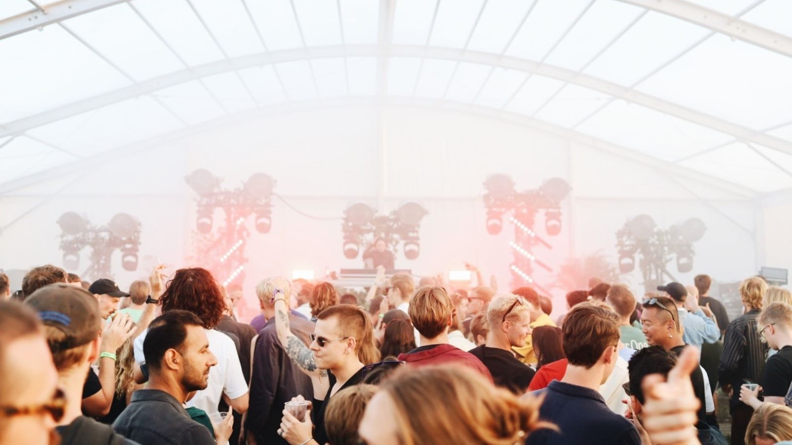 O Days 2026 fylder Refshaleøen i København med tre dage musik, kunst og fest 30. juli-1. august. Oplev Disclosure, Overmono, PinkPantheress og mange flere.