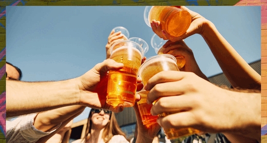 Summer Moments i Gårdhaven 2026 på Amager byder på gratis koncerter, sommerbio, musikbingo, loppemarked og Akavet Emma live. Se sommerprogrammet.