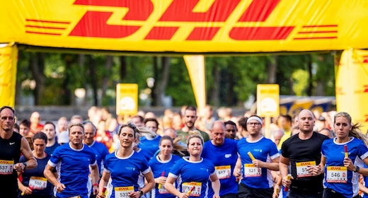 DHL Stafetten 2026: datoer, byer og alt om verdens største motionsløb. Se hvornår og hvor du løber med i København, Odense, Aarhus, Aalborg og Aabenraa.