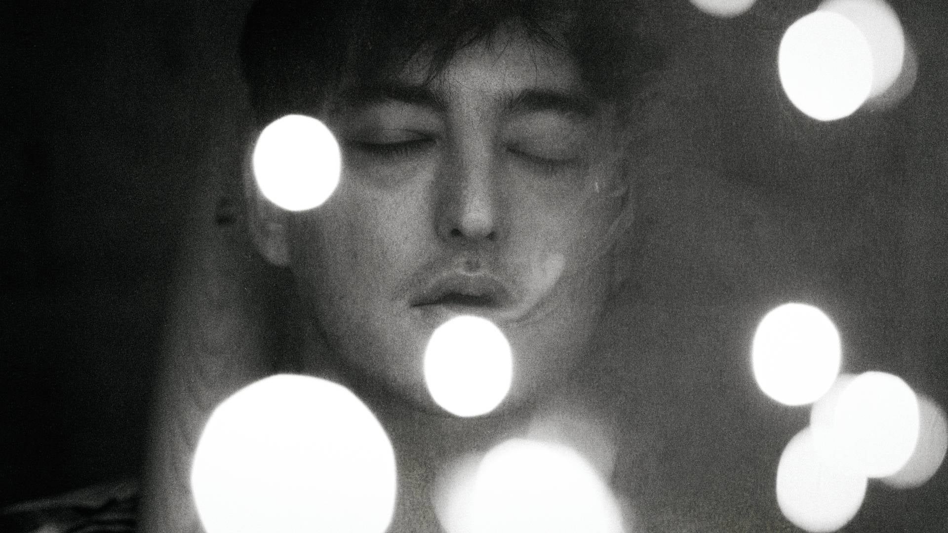 Joji indtager Royal Arena i København fredag den 21. august 2026 med sit Solaris-show. Oplev stemmen bag Glimpse of Us live. Se billetter og info.