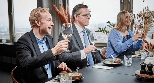 Nordjysk Madfestival fylder Aalborg med gourmetmiddage, vinsmagninger og fællesspisninger fra den 20.-30. august 2026. Oplev nordjysk gastronomi. Se programmet.
