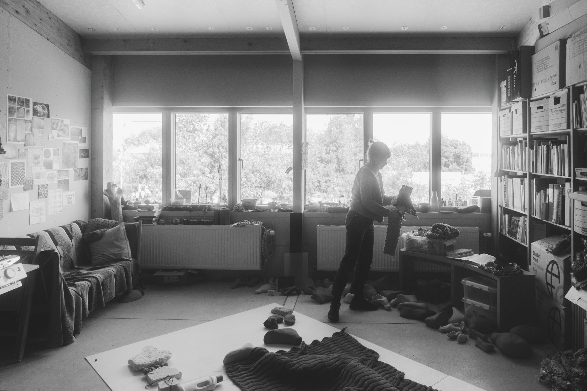 Levende på Kunsthal Charlottenborg: Amalie Smith i mørke rum