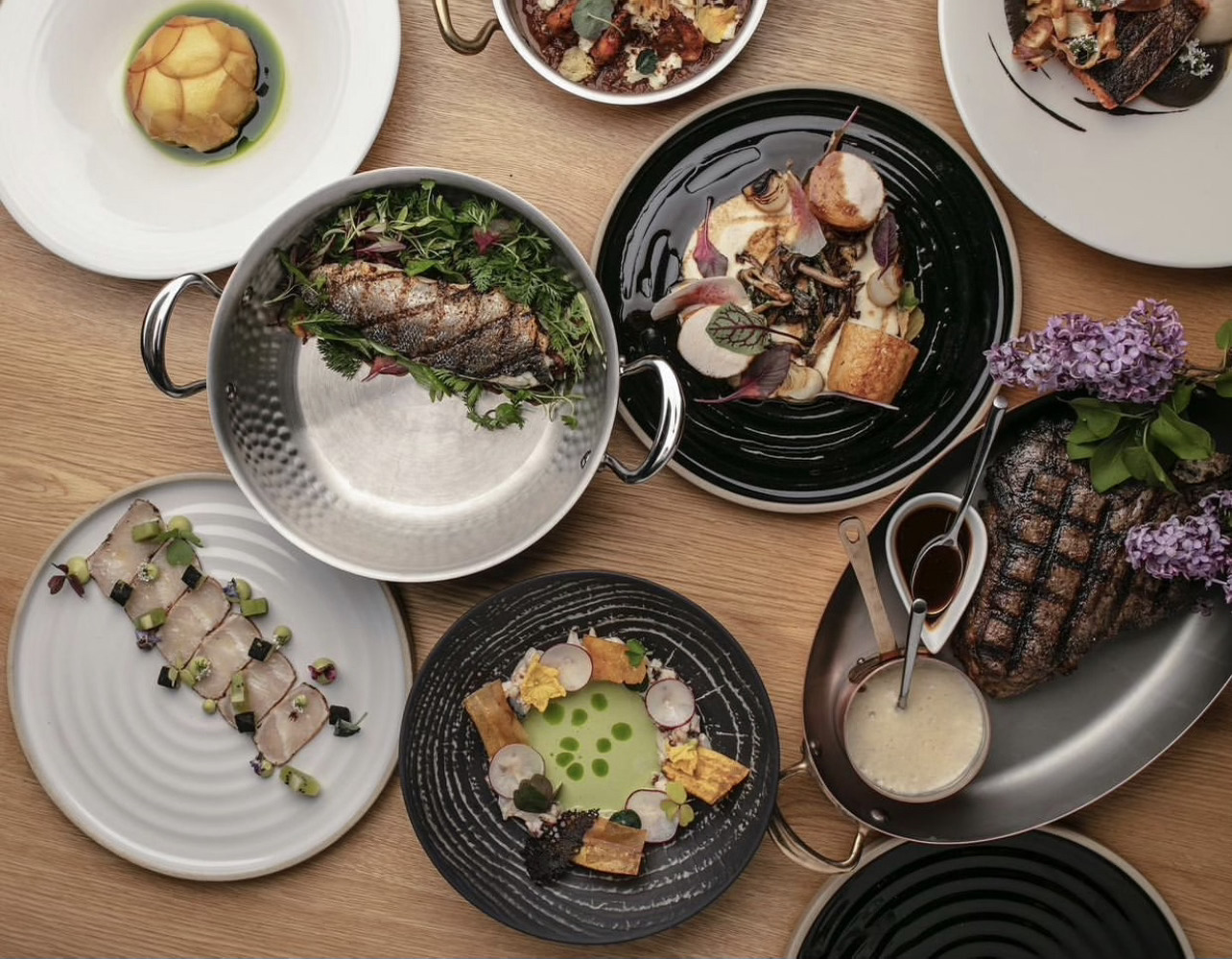 Modern Thanksgiving Table