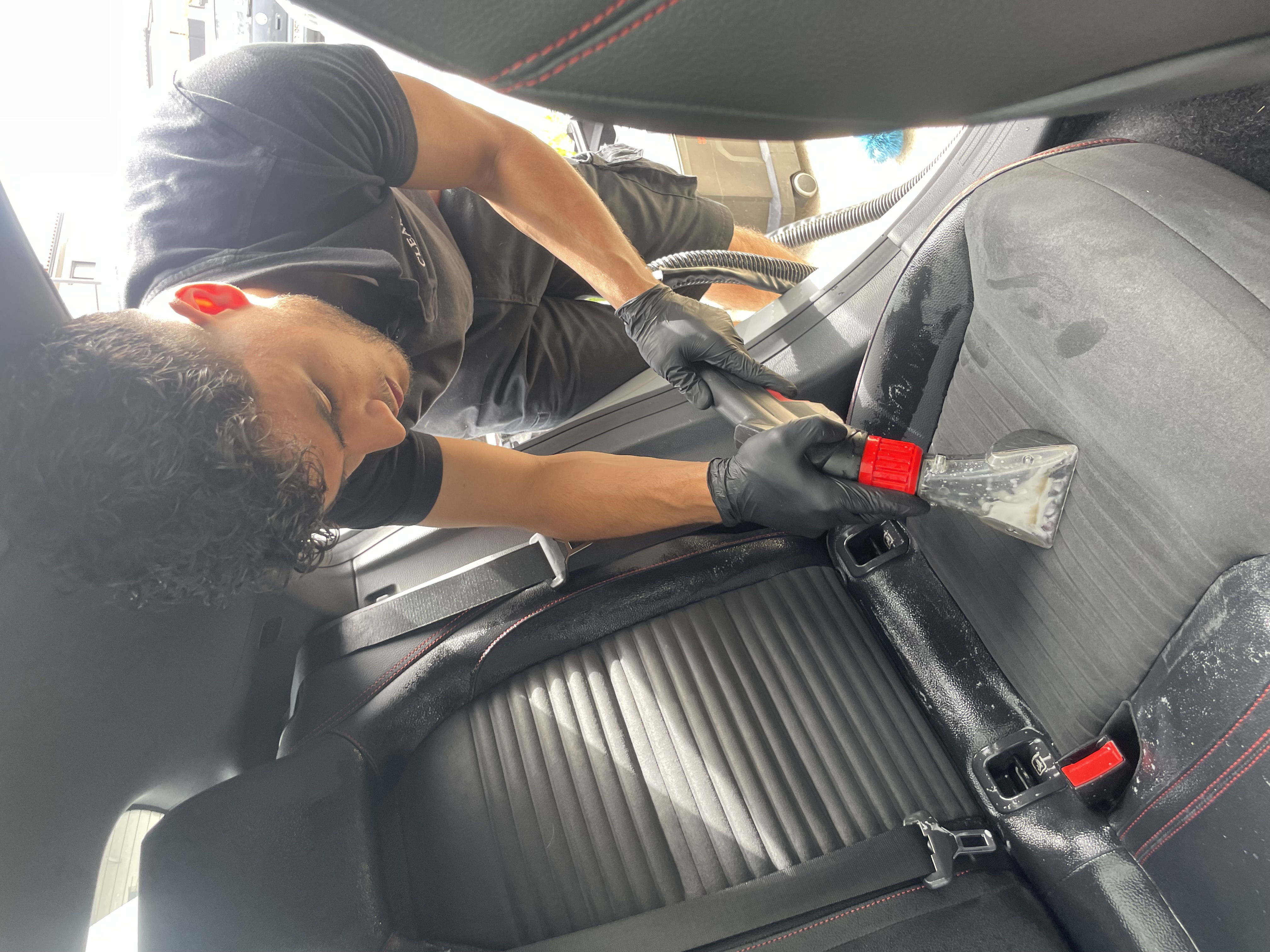 Nettoyage de siège de voiture – injecteur-extracteur