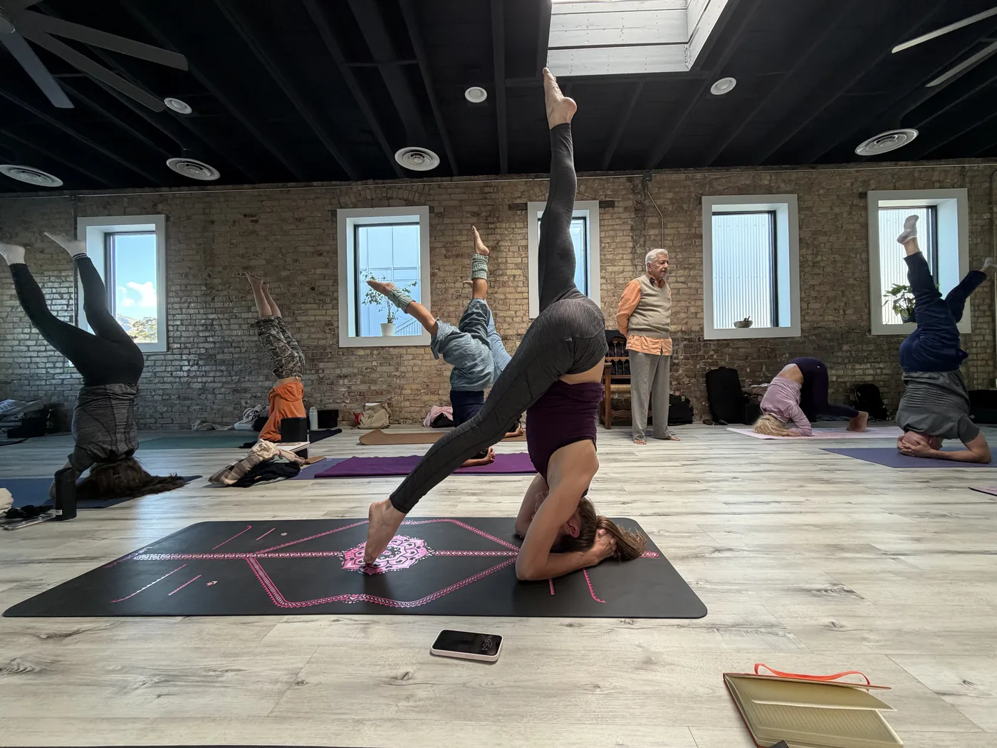 The room in shoulder stand while Srivatsa Ramaswami watches, Salt Lake City 2025