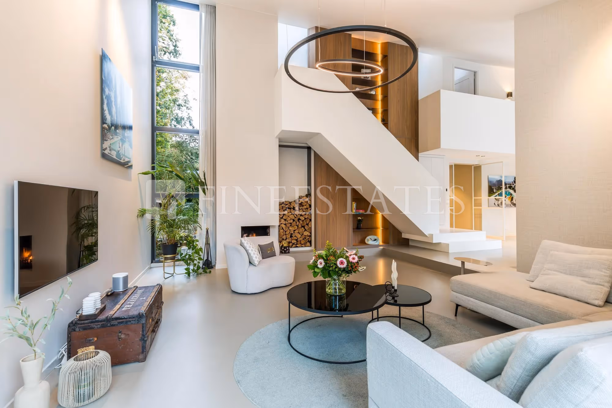 Modernisierte Architektenvilla mit Pool und 6 Zimmern