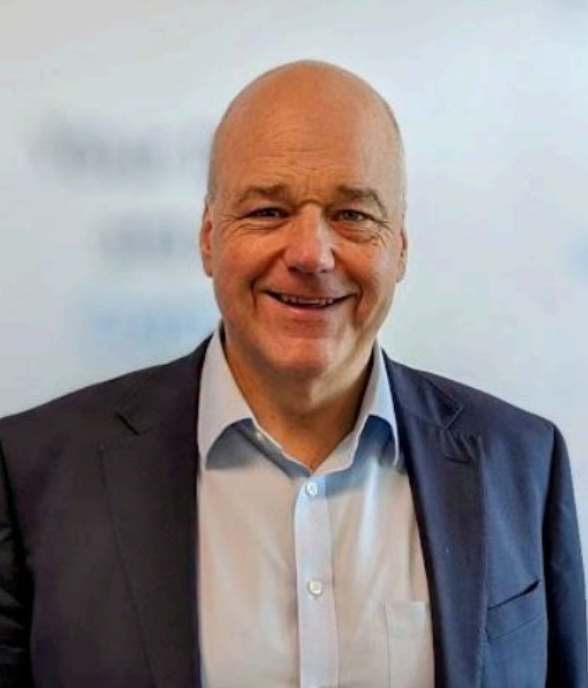 Dr Peter Pease 