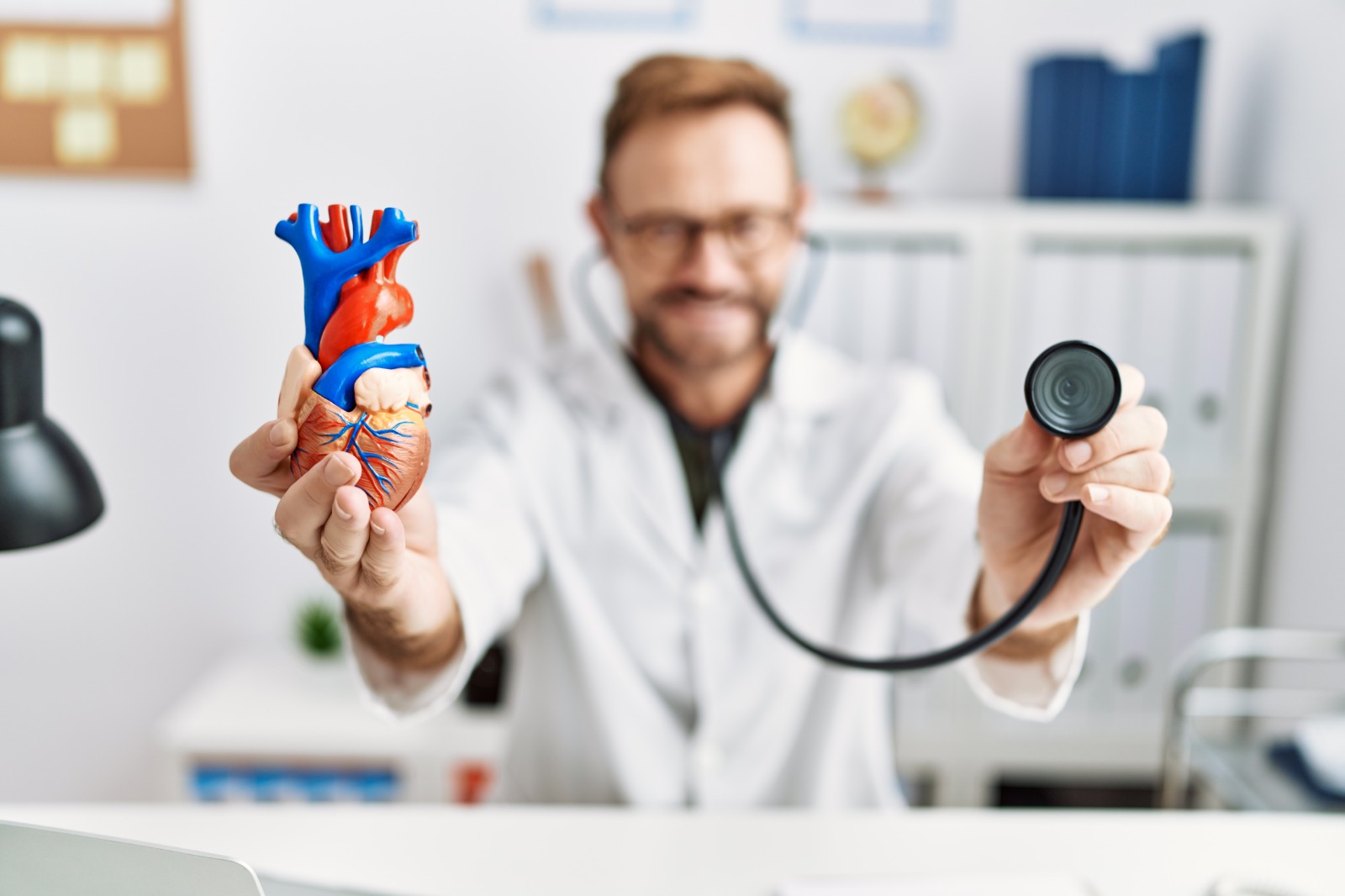 Hipercalcemia puede pasar inadvertida y causar complicaciones renales y cardíacas