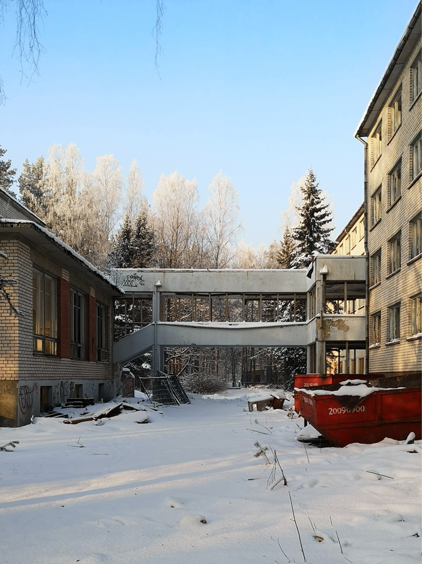 EDINBURGH — apartment building in Jurmala, Latvia, view 3