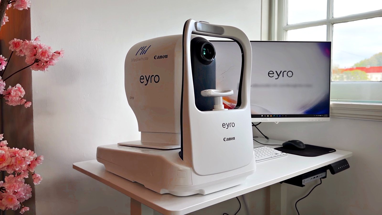 Het scanstation van Eyro met de netvliescamera