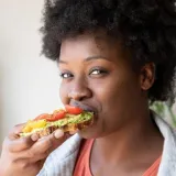 Esqueça as dietas, coma intuitivamente.