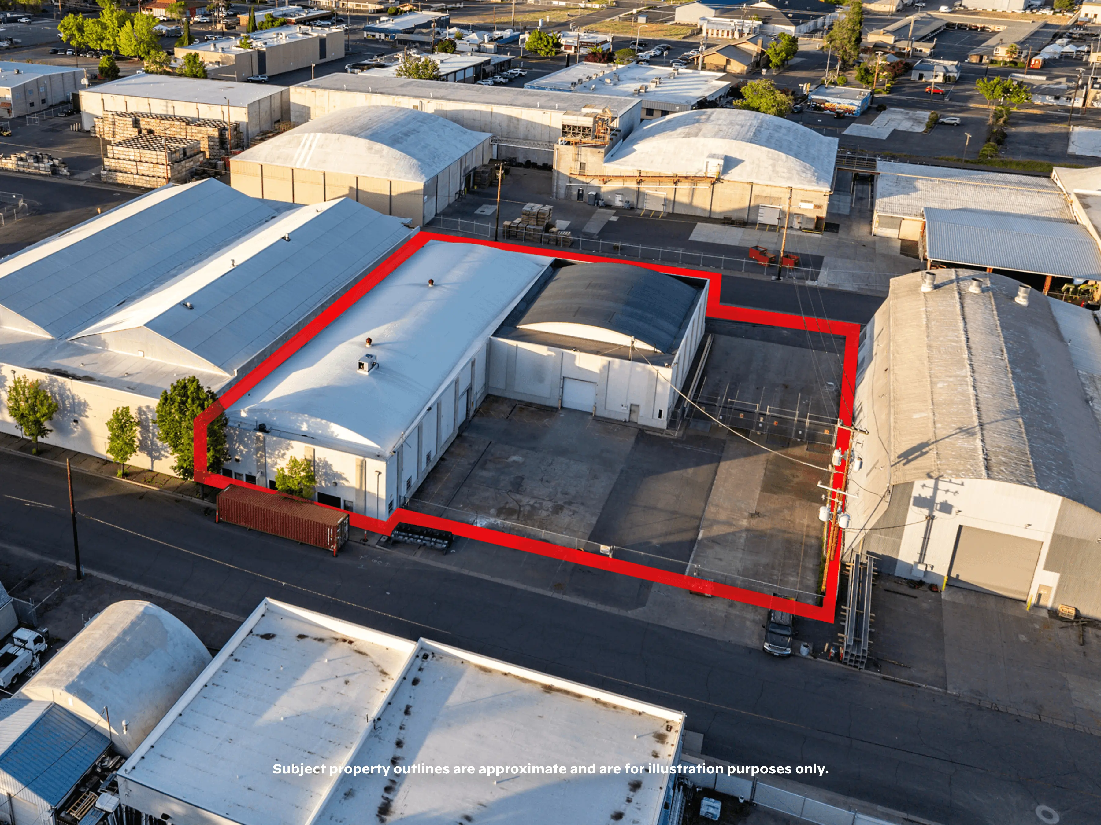 Industrial Asset with Docks Near I-5 in Medford - 725 S Grape Street