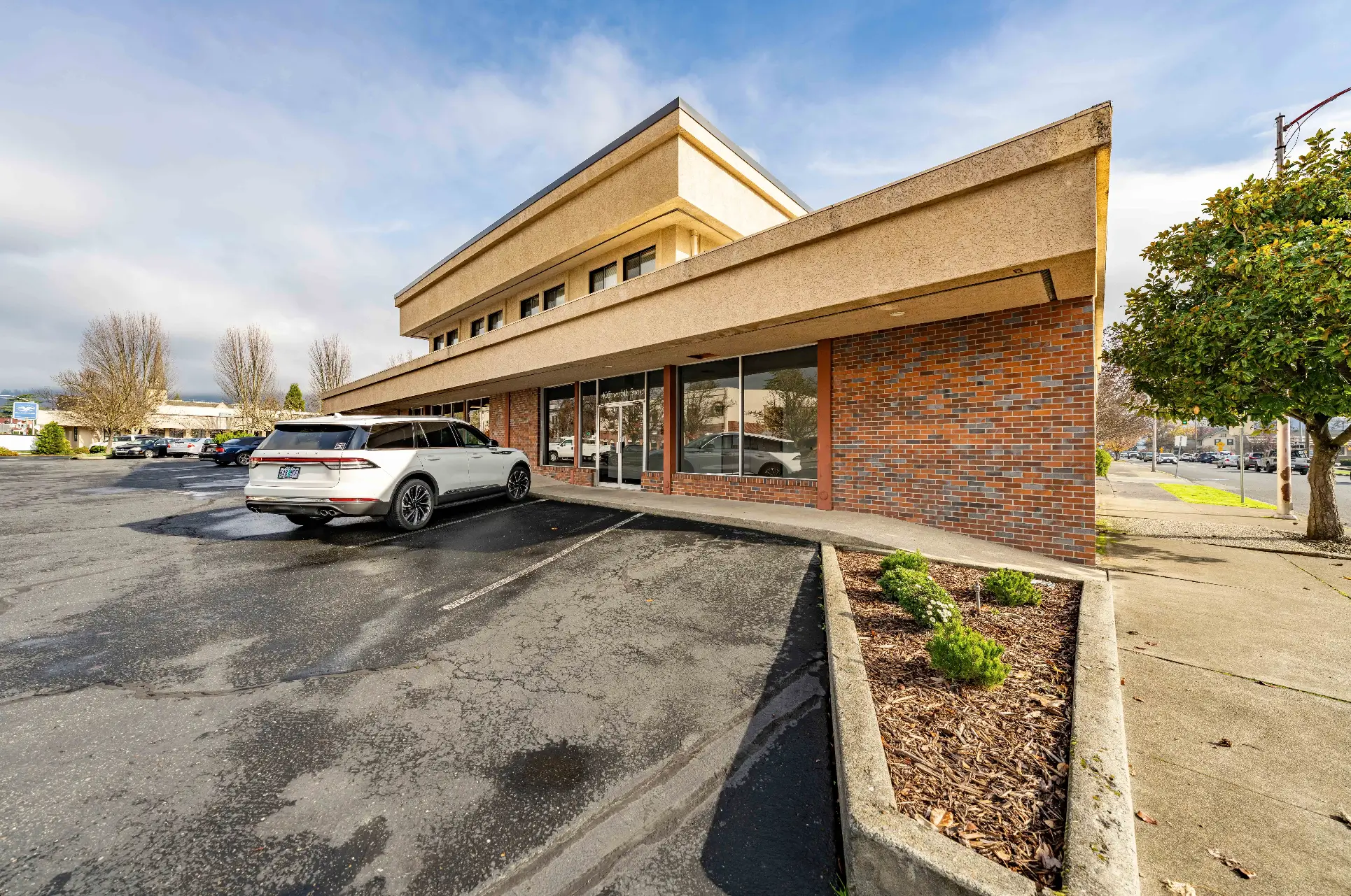'Main-and-Main' Conventional Office Building Trades for $725k