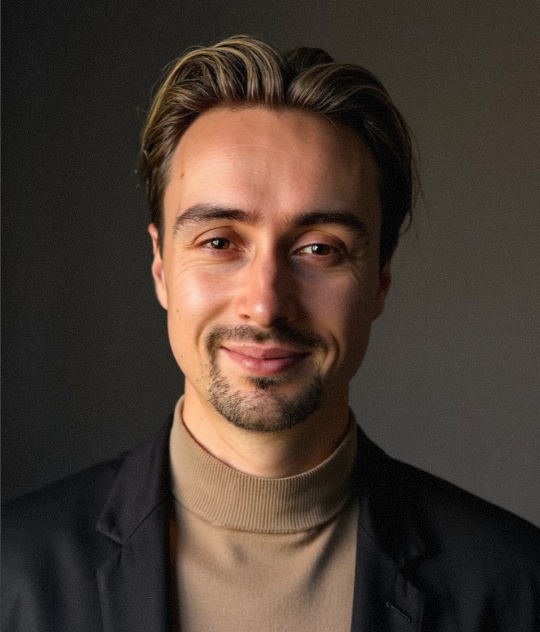 Niclas Schlopsna, founder and Managing Partner of Spectup, top pitch deck and capital advisory expert US