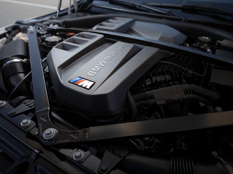 Nahaufnahme eines BMW-Motors – Technologie und Präzision im Autohaus BMW Köhler in Karlstadt