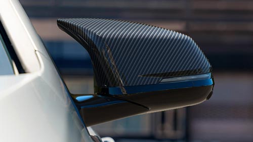 Detailaufnahme eines BMW-Rückspiegels – Aerodynamik und Design im Autohaus BMW Köhler in Karlstadt