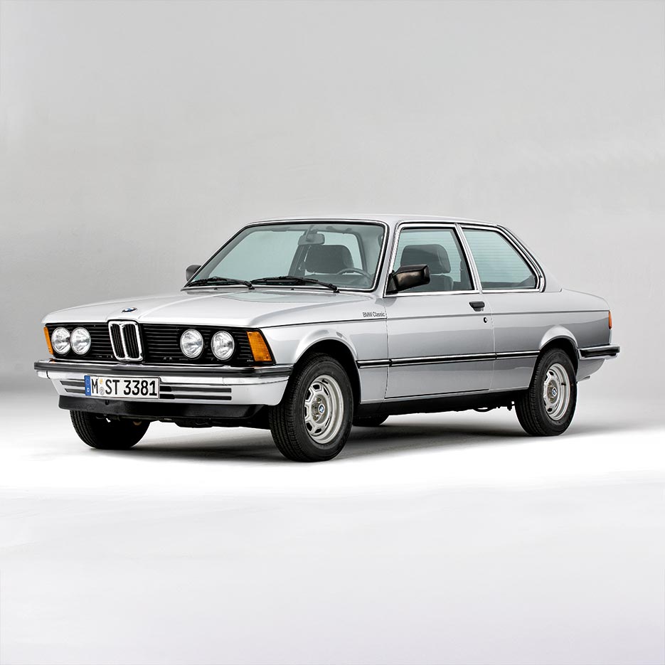 Klassischer BMW 3er in einer Studioaufnahme – Tradition und Qualität im Autohaus BMW Köhler in Karlstadt