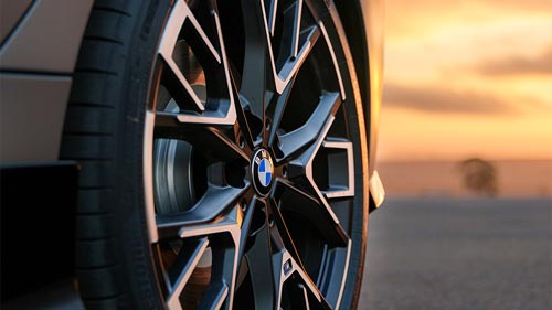 Detailaufnahme einer BMW-Felge – Präzision und Design im Autohaus BMW Köhler in Karlstadt