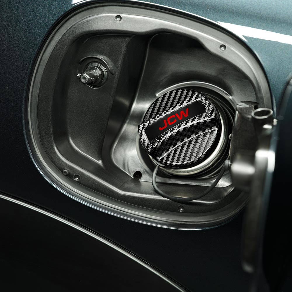 Detailaufnahme eines MINI-Tankdeckels – Präzision und Stil im Autohaus BMW Köhler in Karlstadt.
