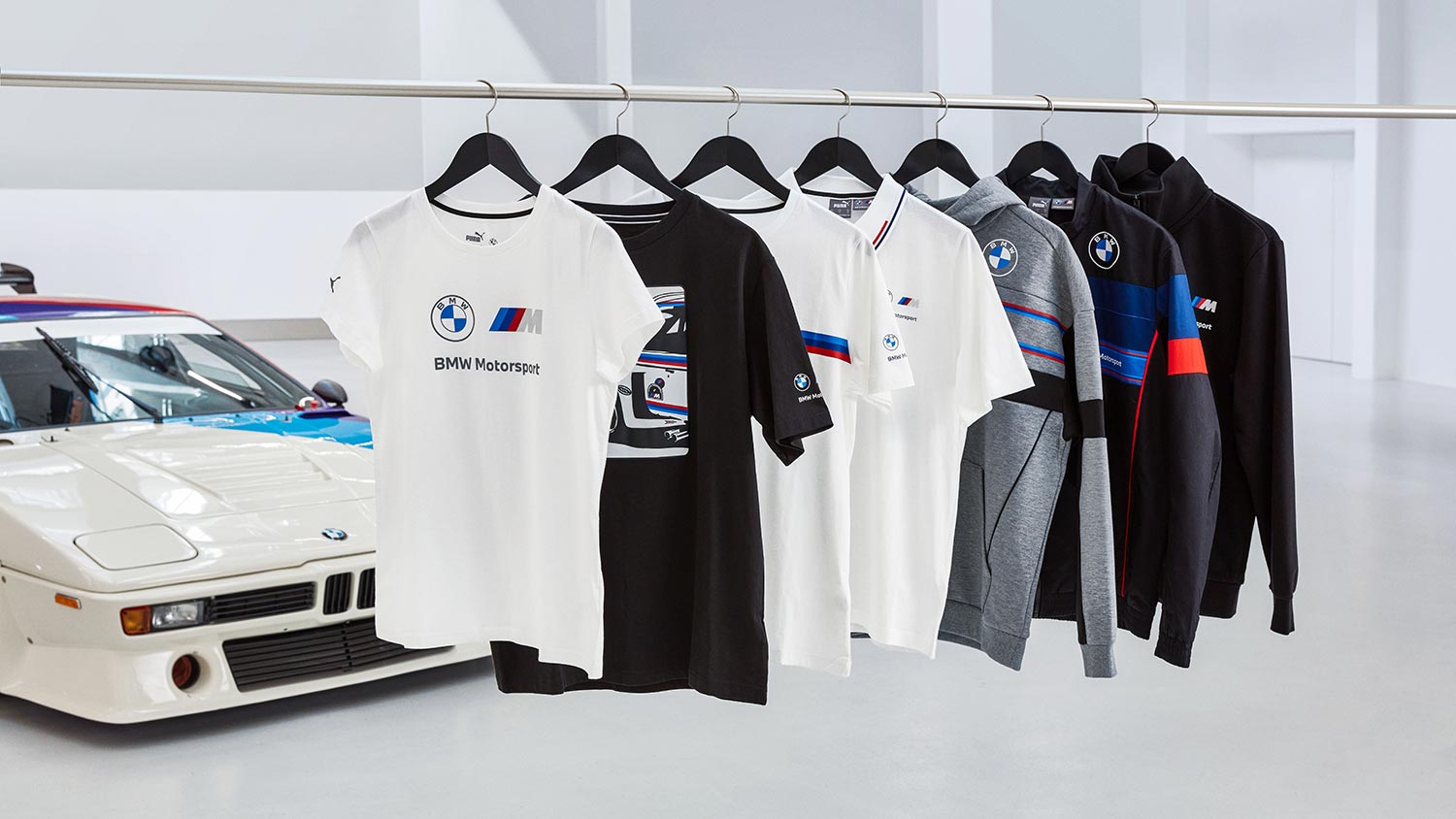BMW M1 und T-Shirts bei BMW Köhler in Karlstadt