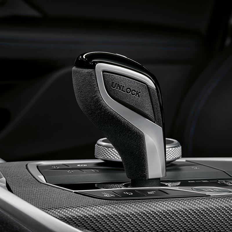 M Performance Wählhebel in Alcantara - Zubehör und Lifestyle Produkte bei BMW Köhler in Karlstadt