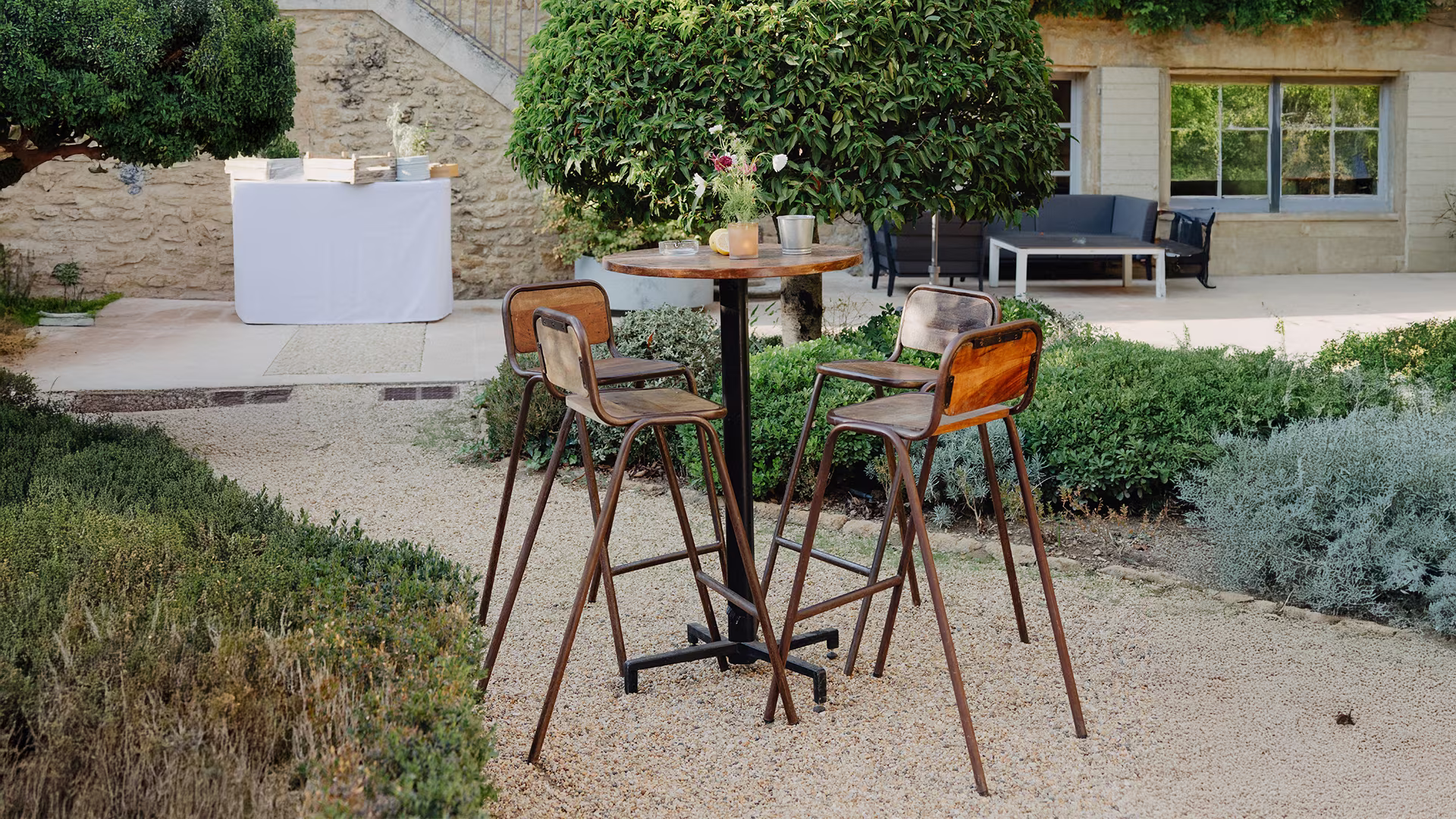 Victor Standing Table